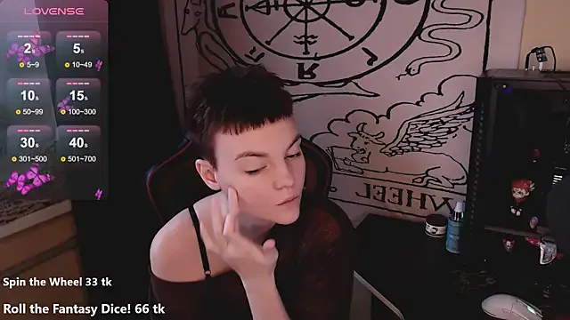 KrisNeal from StripChat is Freechat