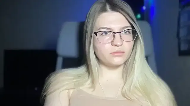 KristinaCake from StripChat is Freechat