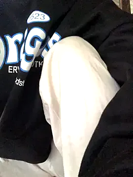 Kylie_beem from StripChat is Freechat