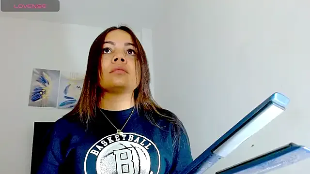 Kylie_loveee from StripChat is Freechat