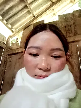 laddy-cute from StripChat is Freechat