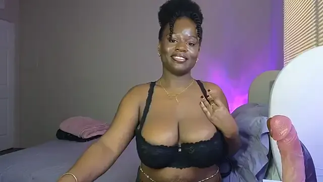 ladiosa_selene from StripChat is Freechat