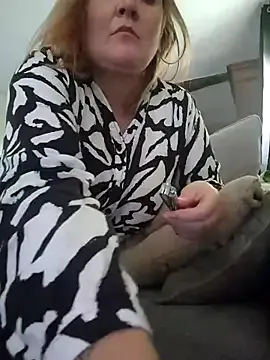 lady_charlyne from StripChat is Freechat