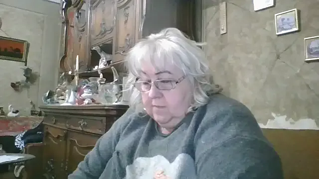 Girls: try live performances with matured performers, from dancing to quirks, in a variety of beautiful sex cams.