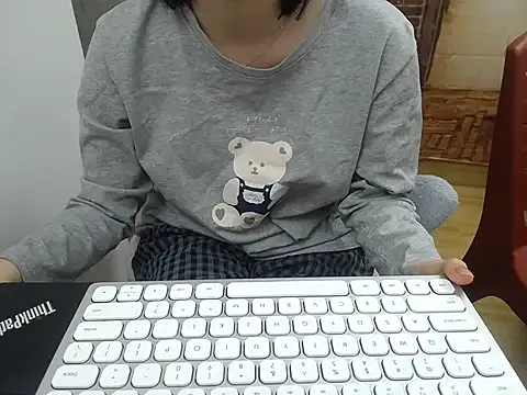 Lamoon_2k from StripChat is Freechat