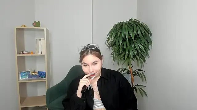 Girls: try live performances with matured performers, from dancing to quirks, in a variety of beautiful sex cams.