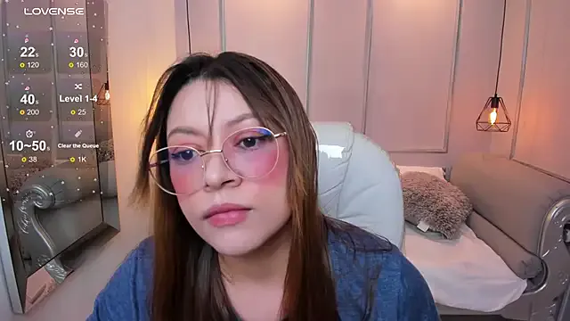 Lanna18 from StripChat