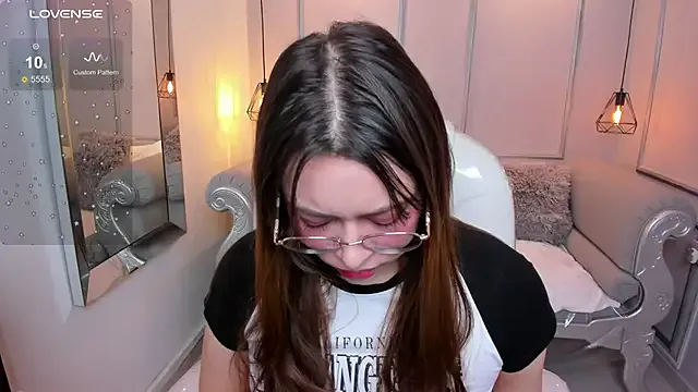 Lanna18 from StripChat