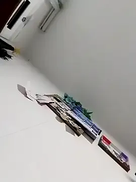 LaraCaliente from StripChat is Freechat