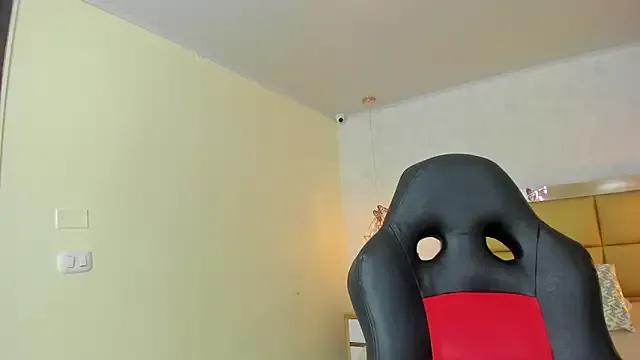 LARSONMIA from StripChat is Freechat