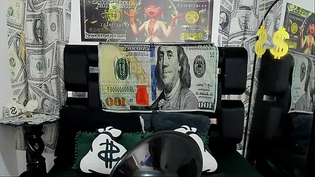 Latin_Doll13 from StripChat is Freechat