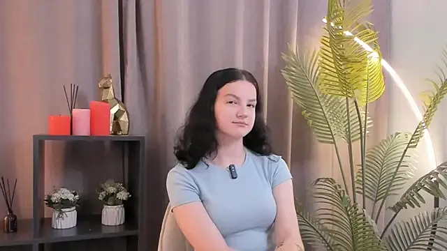 LatinaHuguenin from StripChat is Freechat