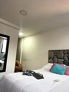 Girls: try live performances with matured performers, from dancing to quirks, in a variety of beautiful sex cams.