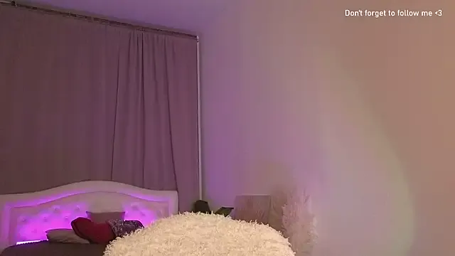 LauraCoy from StripChat is Freechat