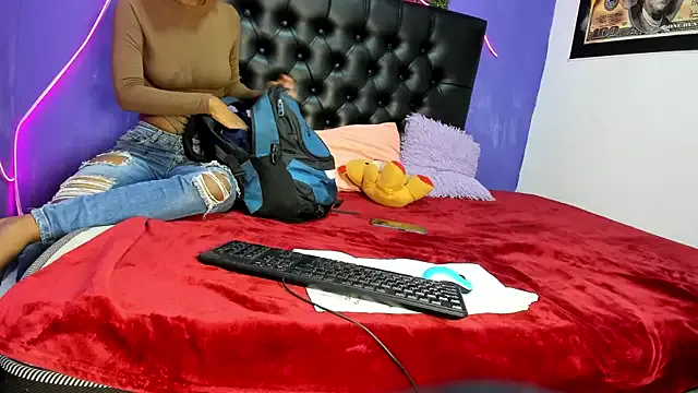 Girls: try live performances with matured performers, from dancing to quirks, in a variety of beautiful sex cams.