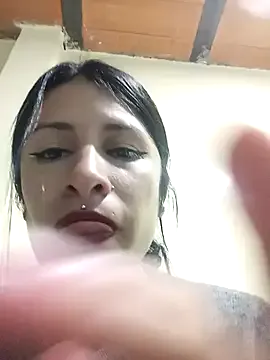 laurahotdirty from StripChat is Freechat