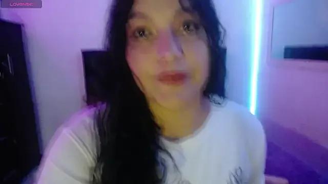 Laurenkenner_ from StripChat is Freechat