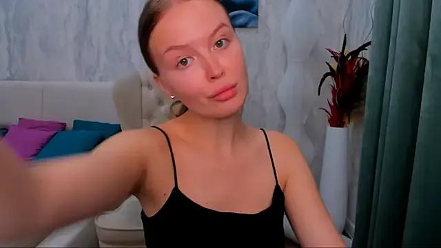 LaurennHill from StripChat is Freechat