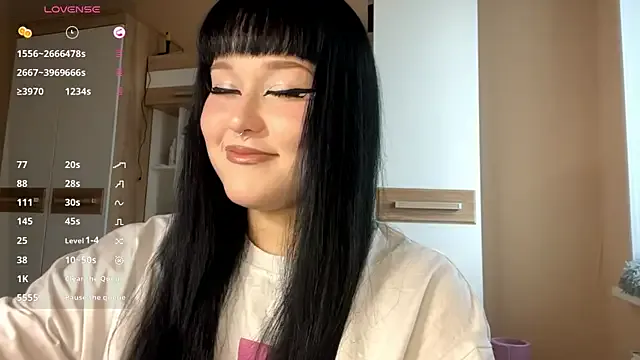 LaurenOveson from StripChat is Freechat