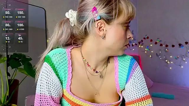lavenderluxe from StripChat is Freechat