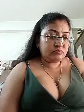 LAVERNIYA_ from StripChat is Freechat