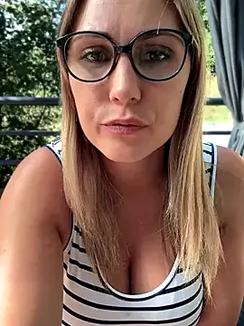 Leanymphoo from StripChat