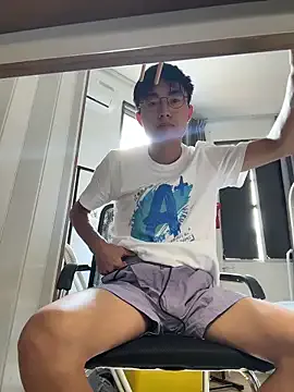 Leeyoung_ from StripChat