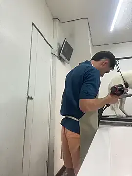 Leonardmoppet from StripChat is Freechat