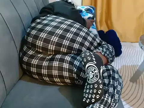 Leslysexygirl from StripChat