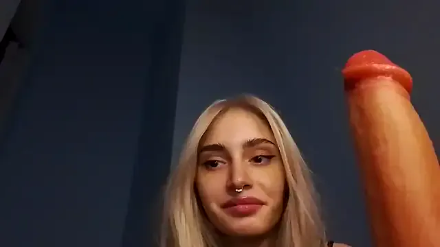 lesyawhite from StripChat is Freechat