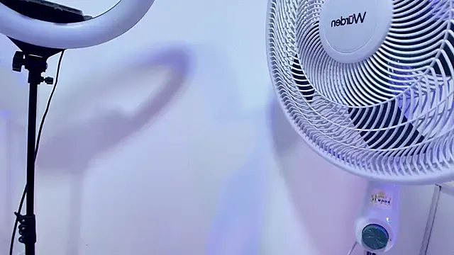 Lianna_and_Jean from StripChat is Freechat