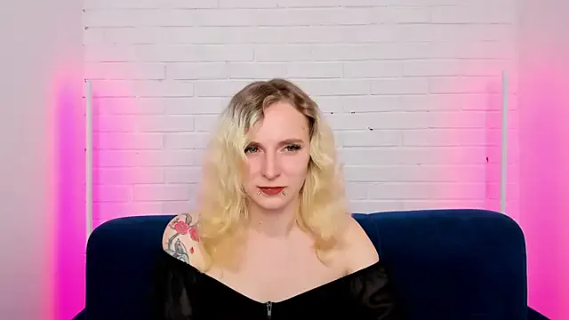 LikiLips from StripChat is Freechat