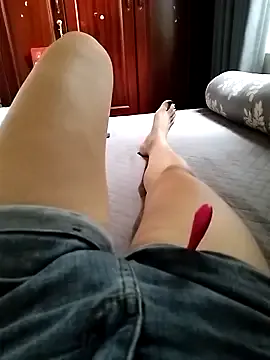 Lili_2love from StripChat is Freechat