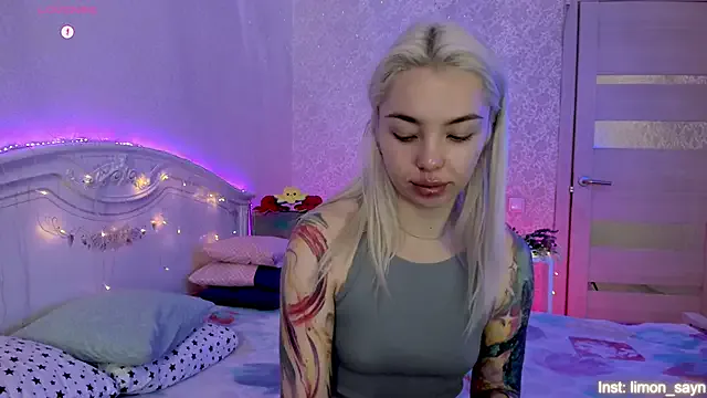 LillyMoure_ from StripChat is Freechat