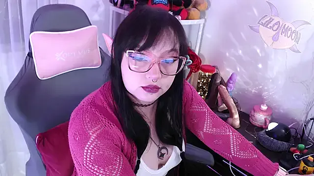 LiloMoon69 from StripChat