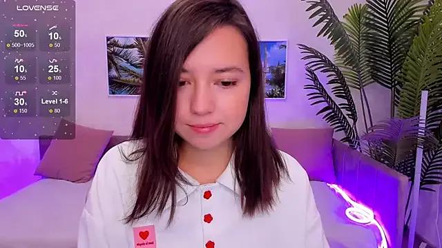 Lina_Brownie from StripChat is Freechat