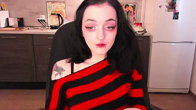 linaa__tyaan from StripChat is Freechat