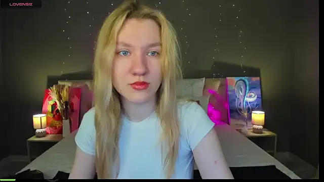 LinaRayy from StripChat is Freechat