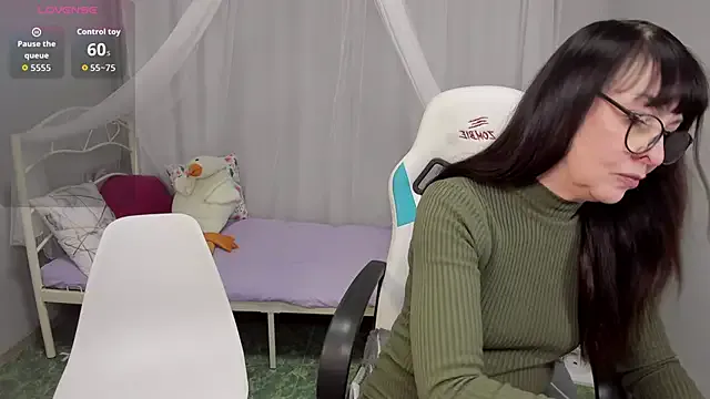 Girls: try live performances with matured performers, from dancing to quirks, in a variety of beautiful sex cams.