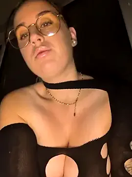 Lindsay_00off from StripChat