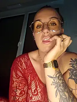 Lindsay_00off from StripChat