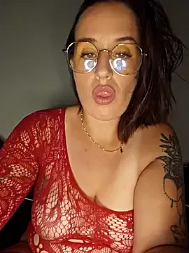 Lindsay_00off from StripChat