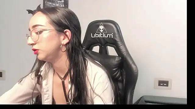 LindsayWild from StripChat is Freechat