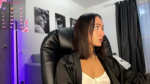 Girls: try live performances with matured performers, from dancing to quirks, in a variety of beautiful sex cams.