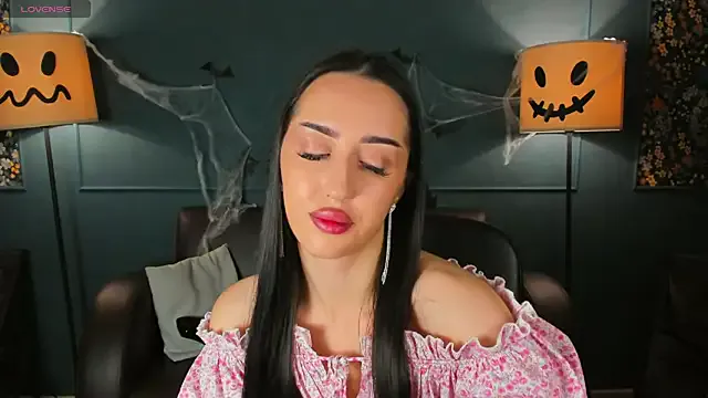 LisaFoxie from StripChat is Freechat