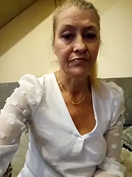 lisalustjouw from StripChat is Freechat