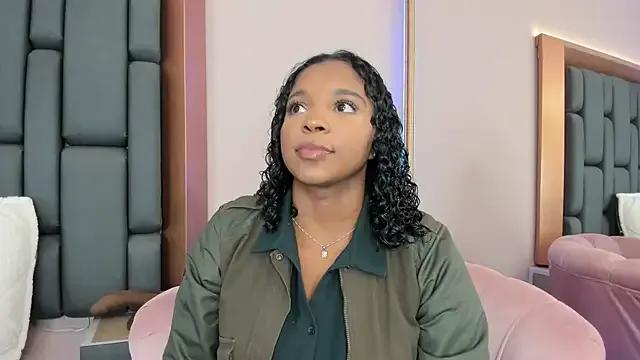 LisaMendez from StripChat is Freechat