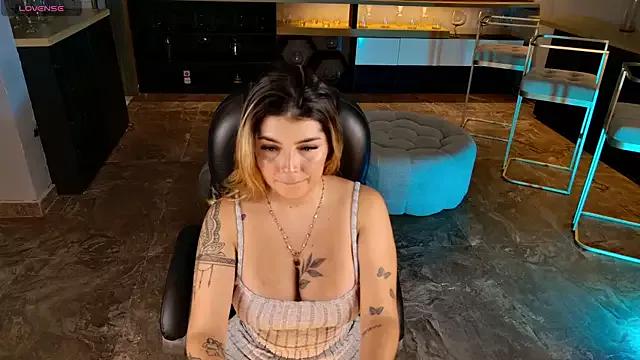 Girls: try live performances with matured performers, from dancing to quirks, in a variety of beautiful sex cams.