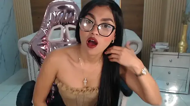 lissandra_s from StripChat is Freechat