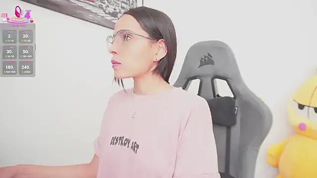 little-eli from StripChat is Freechat
